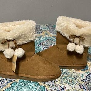 Thereabouts Tan boots with Cream Fur and Pom-Poms